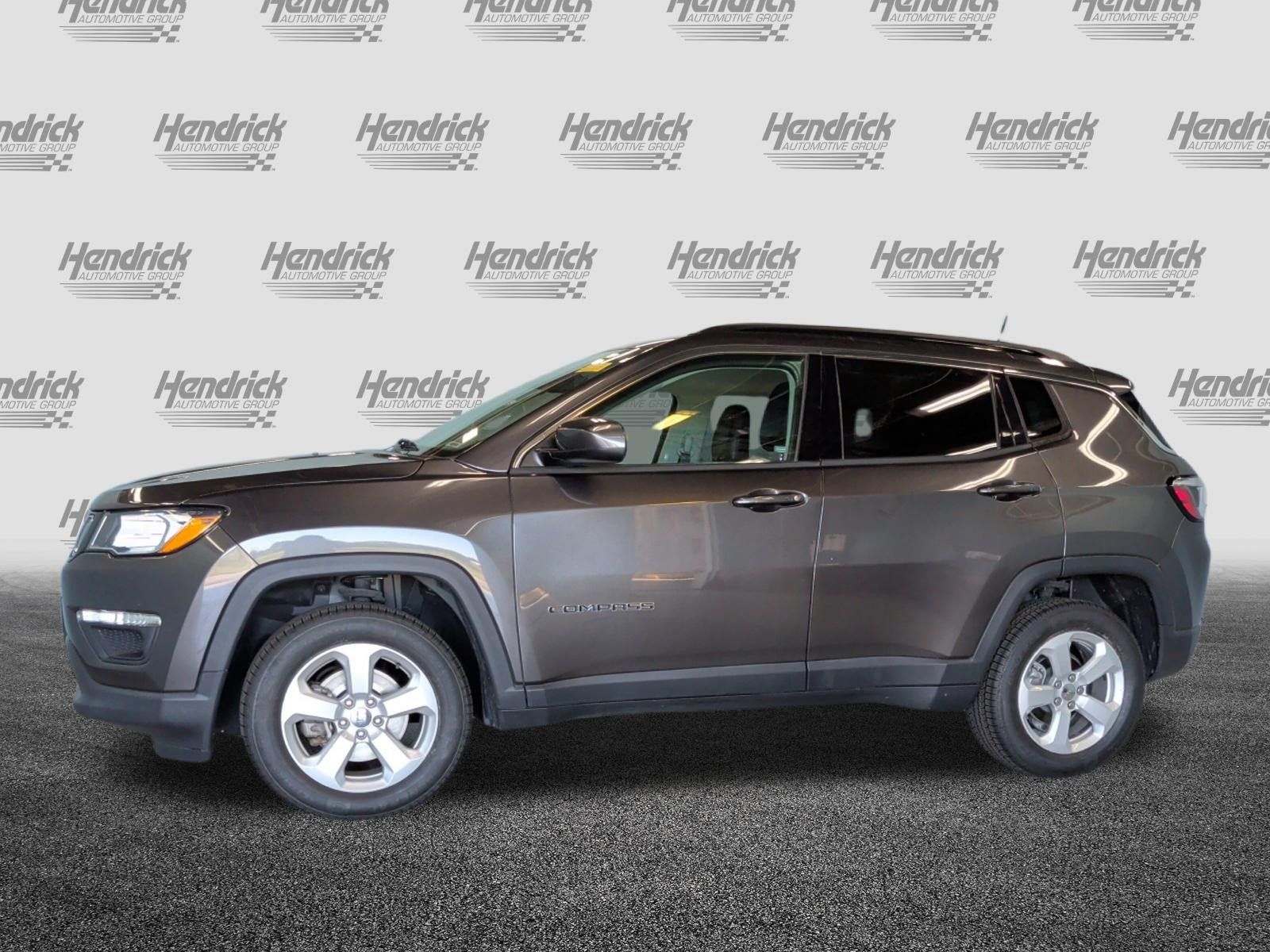 Used 2019 Jeep Compass Latitude w/ Cold Weather Group AWD/4WD image 8