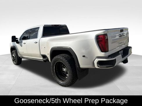 Used 2024 GMC Sierra 3500 Denali Ultimate AWD/4WD image 3
