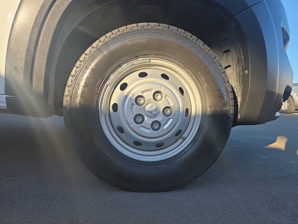 Used 2023 RAM ProMaster 2500 w/ Safety Group FWD image 8