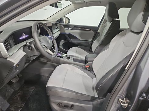 New 2026 Volkswagen Tiguan SE AWD/4WD image 9