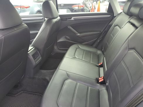 Used 2018 Volkswagen Passat 2.0T S image 11