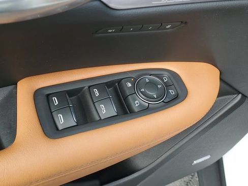 Certified 2024 Cadillac XT5 Premium Luxury w/ LPO, Floor Liner Package AWD/4WD image 11