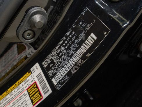 Used 2022 Toyota Highlander XLE image 23