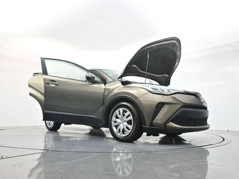 Used 2021 Toyota C-HR LE FWD image 40