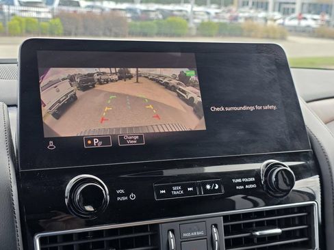 Used 2024 Nissan Armada SL w/ Captain's Chairs Package RWD image 16