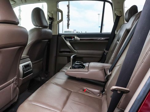 Used 2018 Lexus GX 460 Premium w/ Premium Package AWD/4WD image 18