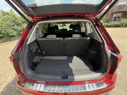 Used 2019 Volkswagen Tiguan SEL FWD image 17