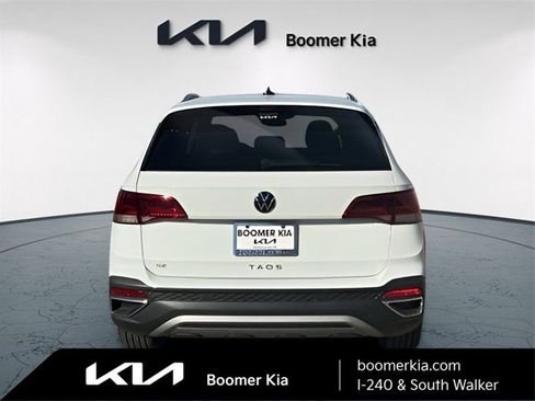 Used 2024 Volkswagen Taos SE image 6