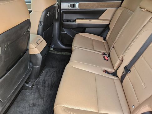 Certified 2025 Hyundai Santa Fe Limited AWD/4WD image 21