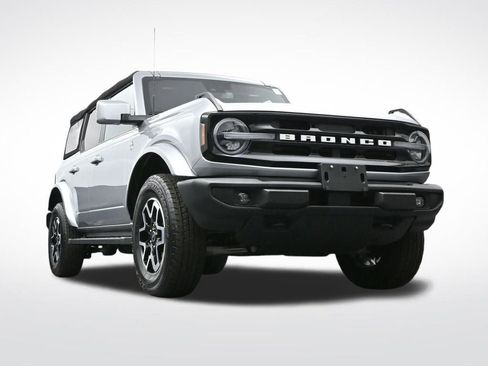 Used 2024 Ford Bronco Outer Banks image 32