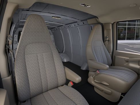 New 2026 GMC Savana 3500 w/ Driver Convenience Package RWD image 39