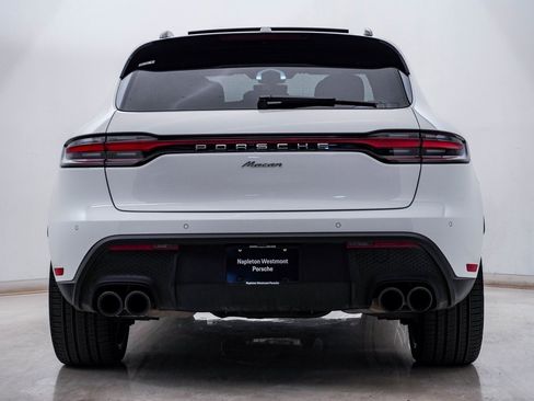 Certified 2025 Porsche Macan image 10