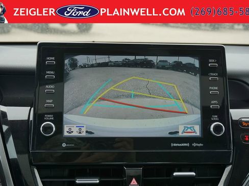 Used 2022 Toyota Camry SE w/ Cold Weather Package FWD image 19
