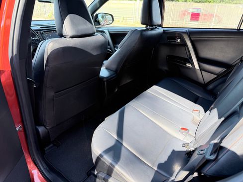 Used 2016 Toyota RAV4 SE FWD image 17