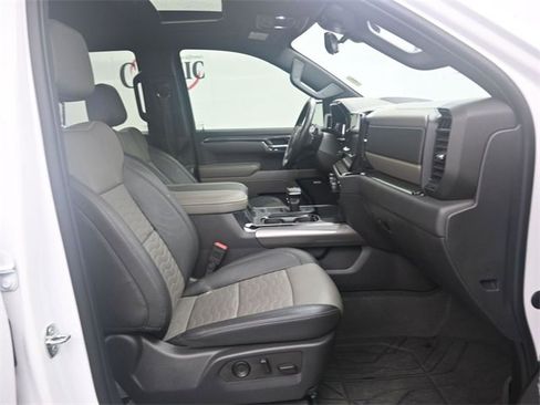 Used 2023 Chevrolet Silverado 1500 ZR2 w/ Technology Package image 10