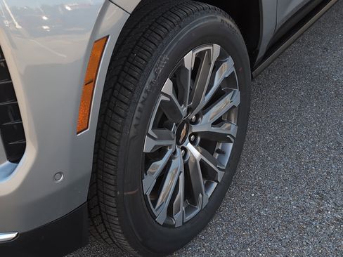 New 2026 Chevrolet Suburban High Country w/ LPO, Illumination Package image 36