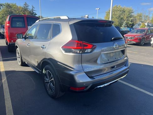 Used 2019 Nissan Rogue SV w/ Sun & Sound Touring Package image 3
