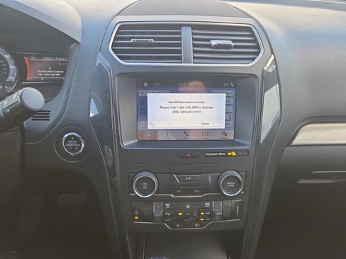 Used 2019 Ford Explorer XLT w/ Equipment Group 201A FWD image 15