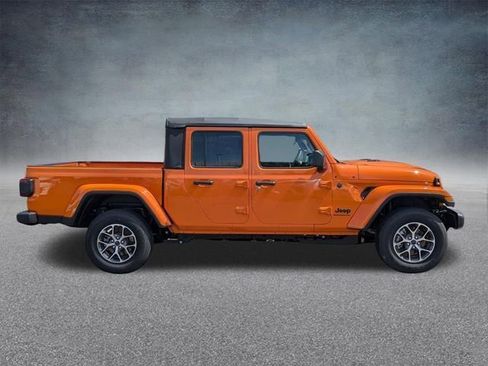 New 2026 Jeep Gladiator Sport AWD/4WD image 2