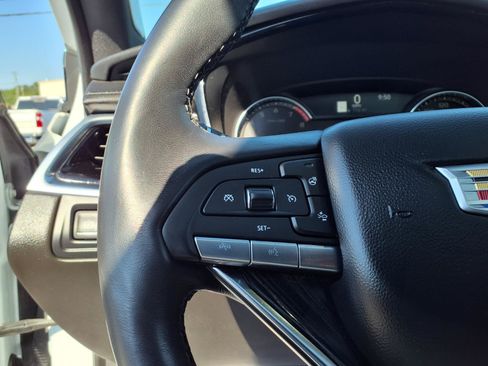 Used 2025 Cadillac XT6 Premium Luxury FWD image 10