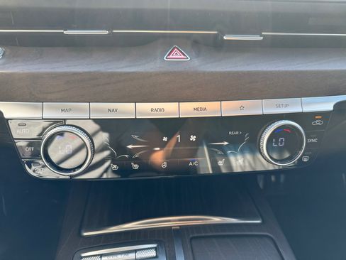 Used 2021 Genesis G80 2.5T w/ Prestige Package RWD image 13