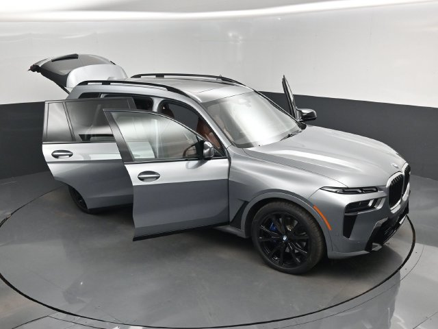 Used 2025 BMW X7 M60i w/ Executive Package AWD/4WD image 19
