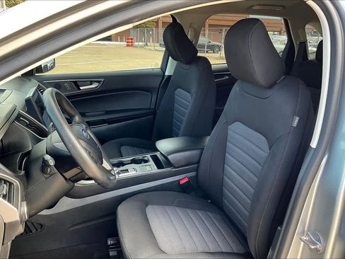 Used 2022 Ford Edge SE w/ Black Appearance Package image 11