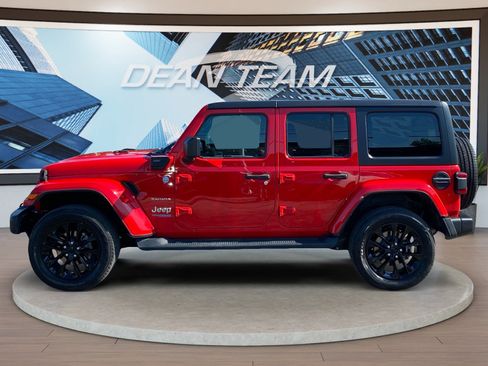 Used 2021 Jeep Wrangler Unlimited Sahara w/ Cold Weather Group AWD/4WD image 4