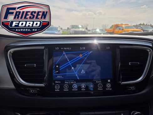 Used 2018 Chrysler Pacifica Touring Plus w/ S Appearance Package FWD image 20