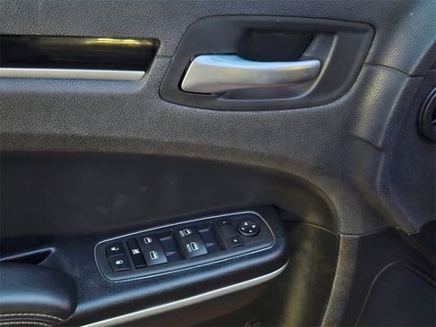 Used 2023 Chrysler 300 S image 11