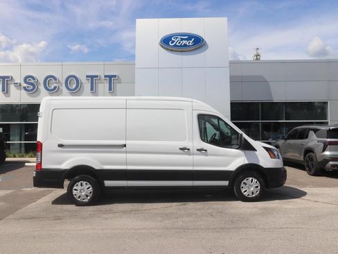 Used 2023 Ford E-Transit Medium Roof RWD image 15