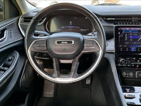 Used 2022 Jeep Grand Cherokee L Limited w/ Luxury Tech Group II image 5