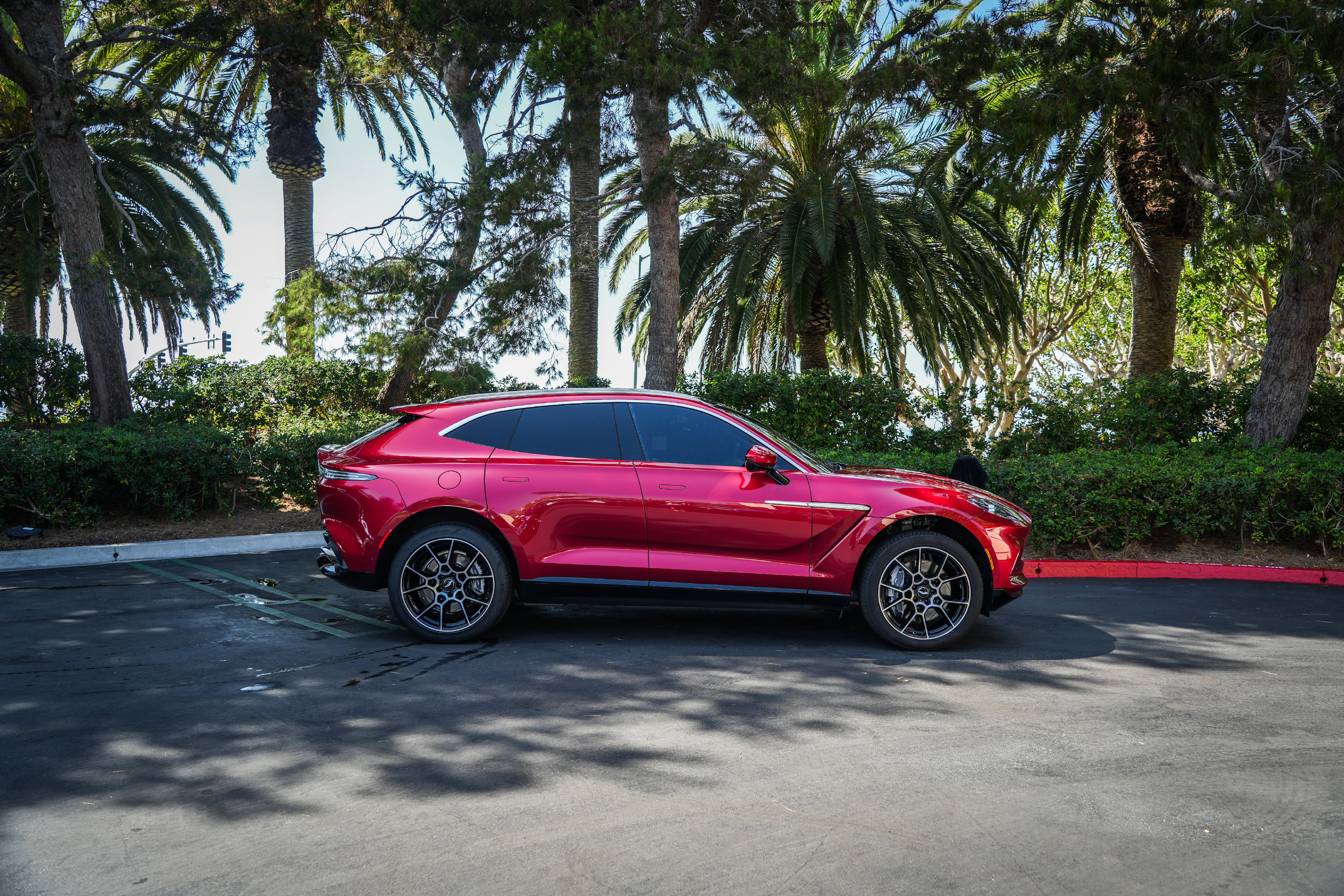 Used 2023 Aston Martin DBX AWD/4WD image 30
