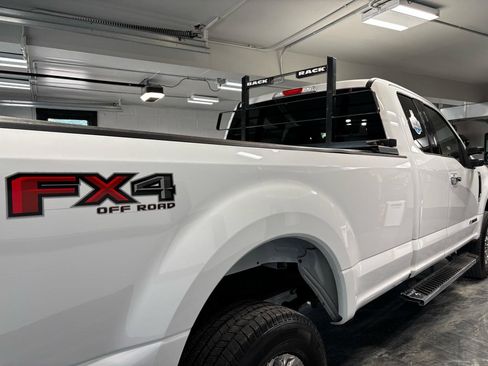 Used 2019 Ford F250 XLT w/ XLT Premium Package AWD/4WD image 11