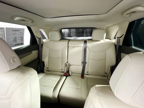 Used 2023 Cadillac XT5 Premium Luxury FWD image 16