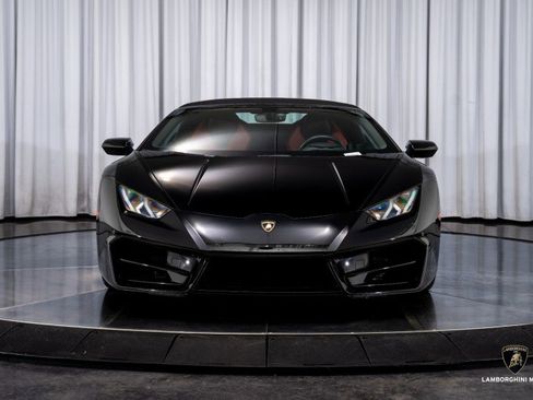 Used 2019 Lamborghini Huracan LP 580-2 image 2