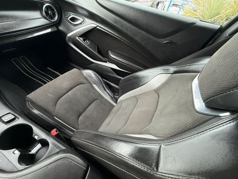 Used 2019 Chevrolet Camaro SS RWD image 42