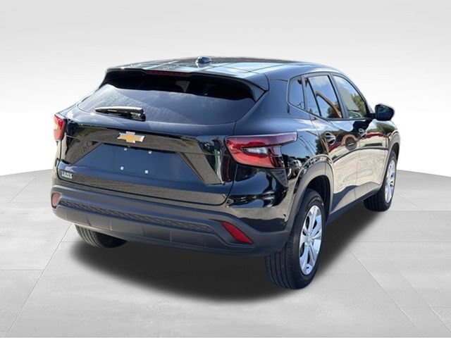 Used 2024 Chevrolet Trax LS w/ Driver Confidence Package FWD image 5