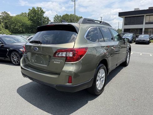 Used 2017 Subaru Outback 2.5i Premium AWD/4WD image 4