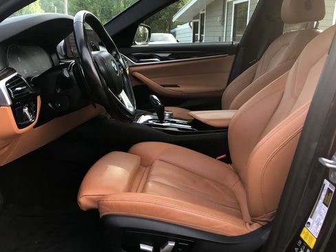 Used 2020 BMW 540i xDrive w/ Premium Package image 19