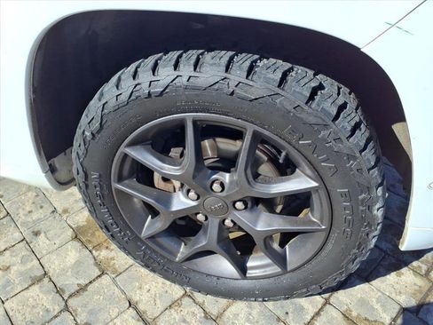 Used 2019 Jeep Grand Cherokee Limited X image 27