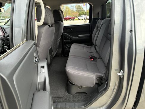 Used 2024 Nissan Frontier SV AWD/4WD image 26