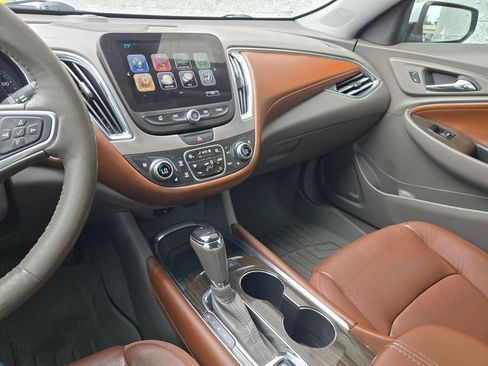 Used 2017 Chevrolet Malibu Premier w/ Premier Sun and Wheel Package FWD image 22
