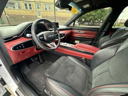 Used 2022 Genesis GV70 3.5T Sport w/ Sport Prestige Package AWD/4WD image 10