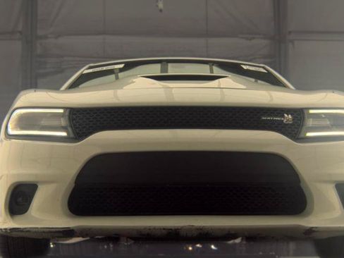 Used 2017 Dodge Charger R/T Scat Pack w/ Beats Audio Group RWD image 4