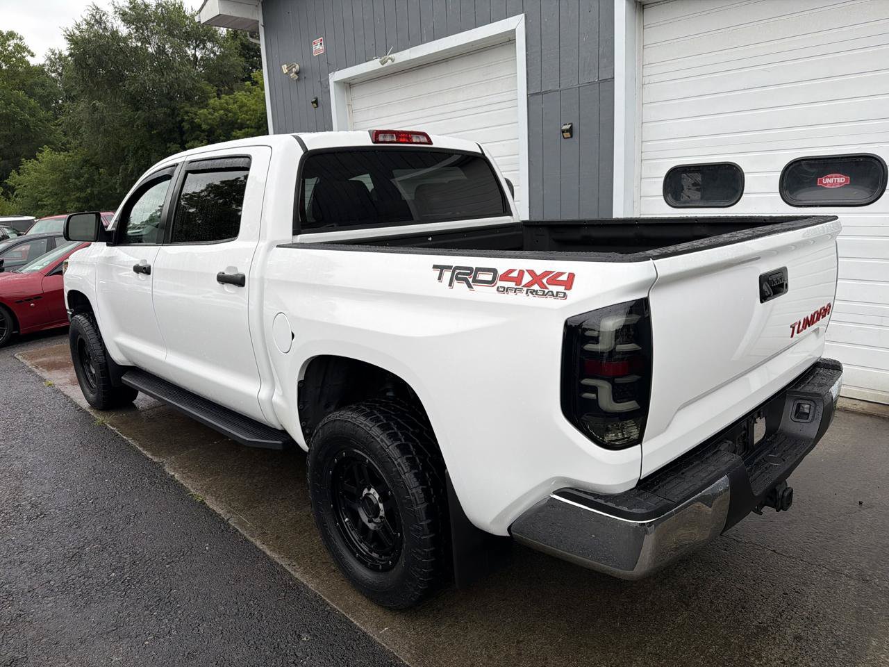 Used 2018 Toyota Tundra SR5 w/ TRD Off Road Package AWD/4WD image 6