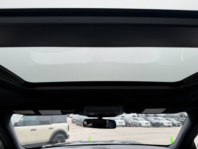 Used 2020 Ford Explorer Platinum w/ Premium Technology Package AWD/4WD image 18
