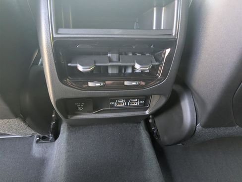 New 2025 Jeep Grand Cherokee Laredo X w/ Luxury Tech Group I image 17