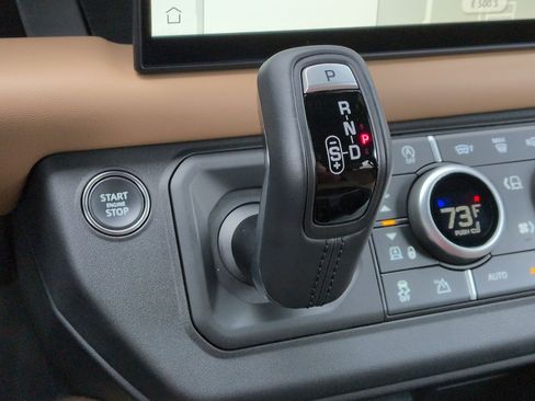 Used 2025 Land Rover Defender 130 X image 23