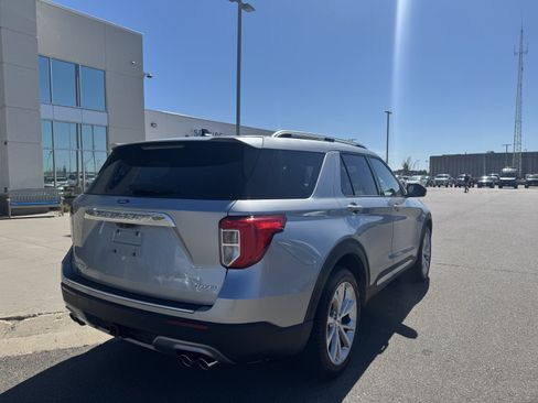 Used 2023 Ford Explorer Platinum w/ Technology Package AWD/4WD image 5